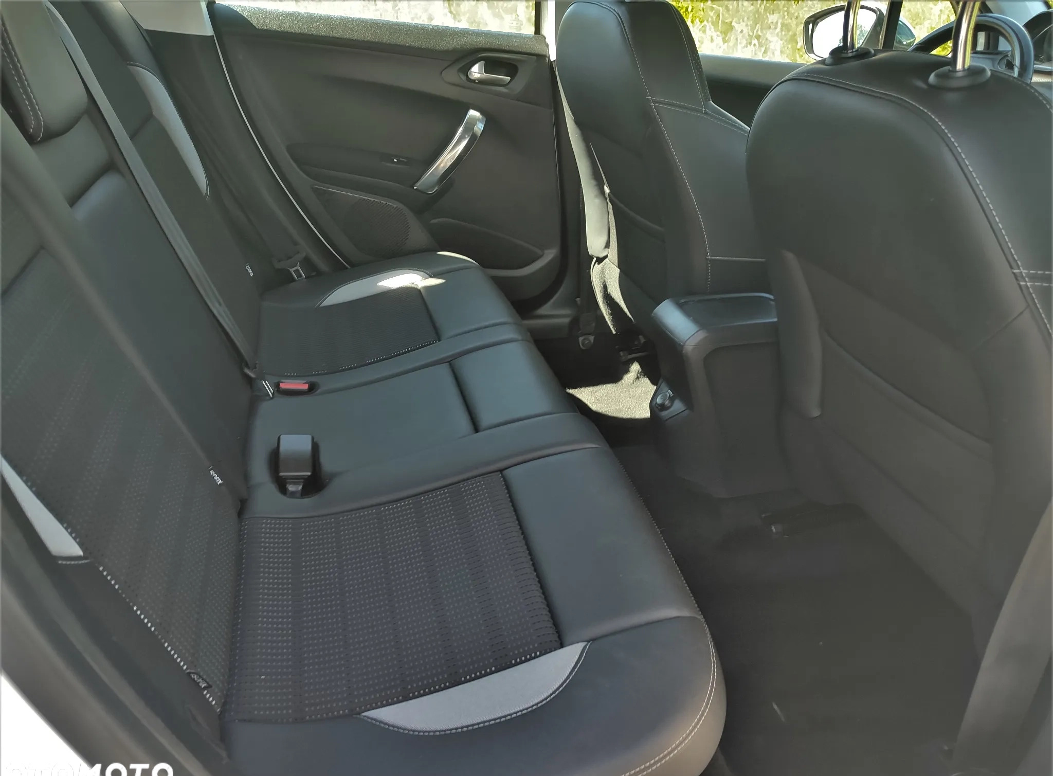 Peugeot 2008 cena 36900 przebieg: 141000, rok produkcji 2014 z Przedecz małe 562